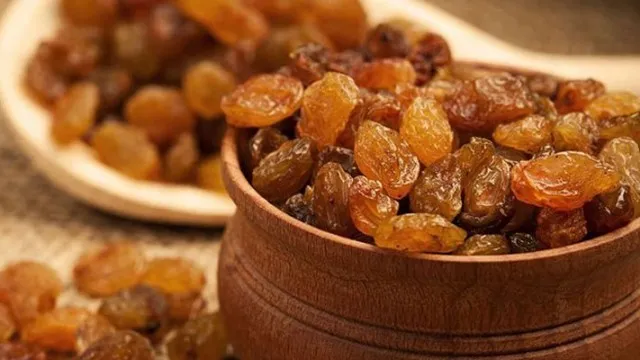 کشمش تیزآبی + قیمت خرید، کاربرد، مصارف و خواص