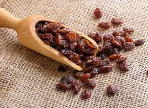 قیمت خرید کشمش شیرینی پزی + خواص، معایب و مزایا
